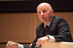 Sean McDonough, a Syracuse University alumnus, is the play-by-play commentator for ESPN's 